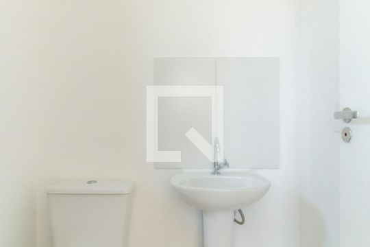 Banheiro  de apartamento para alugar com 1 quarto, 24m² em Sé, São Paulo