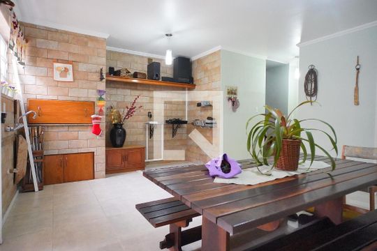 Churrasqueira de casa à venda com 3 quartos, 220m² em Jardim Sabará, Porto Alegre