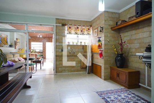 Churrasqueira de casa à venda com 3 quartos, 220m² em Jardim Sabará, Porto Alegre