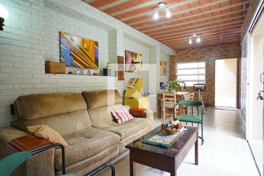 Área de Serviço de casa à venda com 3 quartos, 220m² em Jardim Sabará, Porto Alegre