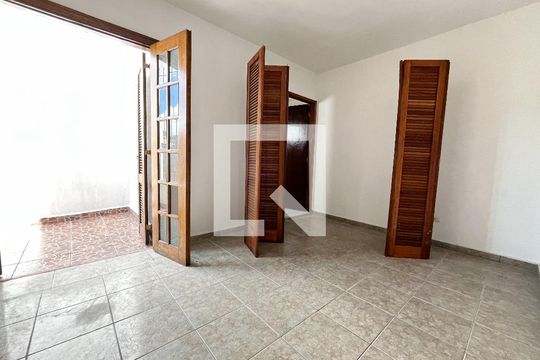 Suite 1 de casa à venda com 3 quartos, 330m² em Planalto Paulista, São Paulo
