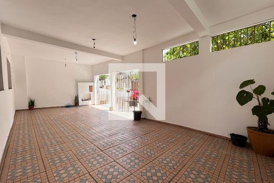 Garagem de casa à venda com 3 quartos, 330m² em Planalto Paulista, São Paulo