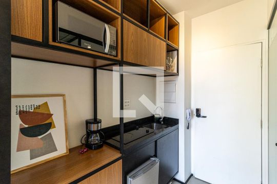 Cozinha de kitnet/studio para alugar com 1 quarto, 11m² em Vila Buarque, São Paulo