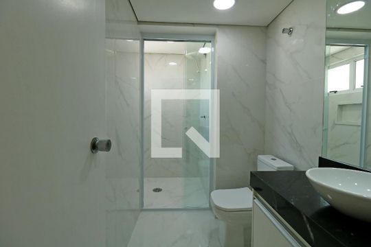 Banheiro de apartamento para alugar com 2 quartos, 77m² em Jardim Bela Vista, Santo André