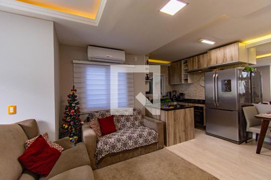SALA de casa à venda com 2 quartos, 105m² em São José, Canoas