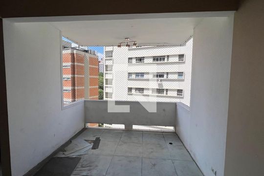 Sacada de apartamento à venda com 3 quartos, 150m² em Jardim Paulista, São Paulo
