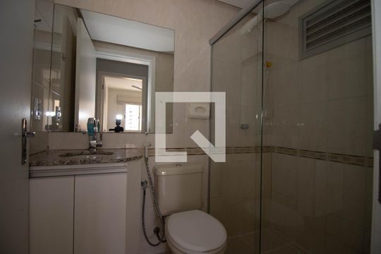 Banheiro Social de apartamento para alugar com 2 quartos, 55m² em Sul (águas Claras), Brasília