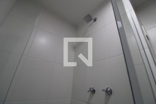 Chuveiro de apartamento para alugar com 2 quartos, 46m² em Vila Constanca, São Paulo