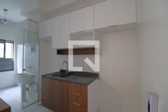 Cozinha de apartamento para alugar com 2 quartos, 46m² em Vila Constanca, São Paulo