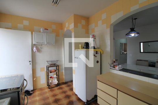 Cozinha de casa à venda com 3 quartos, 230m² em Vila São Paulo, São Paulo