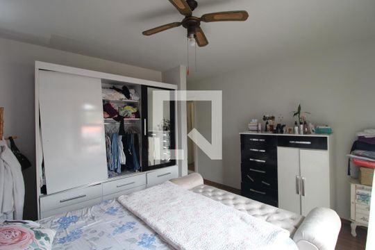 Suíte de casa à venda com 3 quartos, 230m² em Vila São Paulo, São Paulo