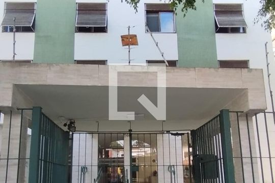 Fachada de apartamento para alugar com 2 quartos, 70m² em Vila Alexandria, São Paulo