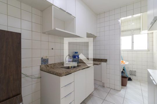 Cozinha de apartamento à venda com 3 quartos, 60m² em Vila Amélia, São Paulo