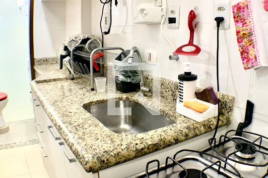 Cozinha de apartamento à venda com 1 quarto, 24m² em Centro, São Paulo