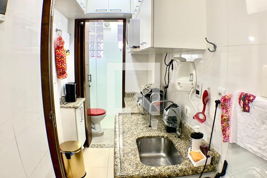 Cozinha de apartamento à venda com 1 quarto, 24m² em Centro, São Paulo