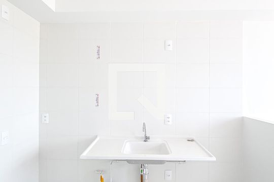 Cozinha de apartamento para alugar com 1 quarto, 24m² em Vila Claudia, São Paulo