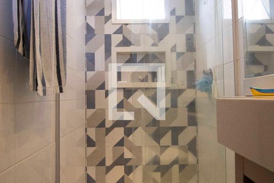 Banheiro da suíte de apartamento para alugar com 2 quartos, 65m² em Jardim América , Goiânia