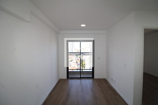 Sala / Cozinha de apartamento para alugar com 1 quarto, 35m² em Vila Dom Pedro Ii, São Paulo