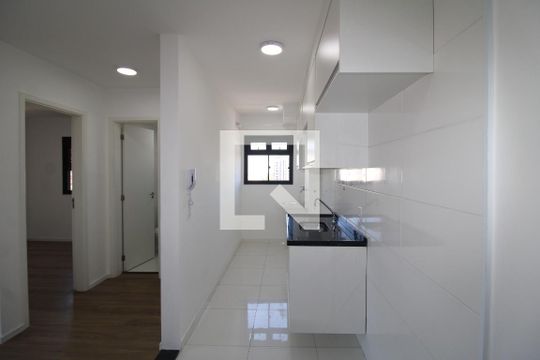 Sala / Cozinha de apartamento para alugar com 1 quarto, 35m² em Vila Dom Pedro Ii, São Paulo