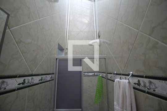 Banheiro 1 de casa à venda com 2 quartos, 140m² em Bairro Fátima, Canoas