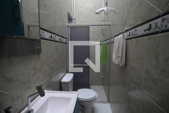 Banheiro 1 de casa à venda com 2 quartos, 140m² em Bairro Fátima, Canoas