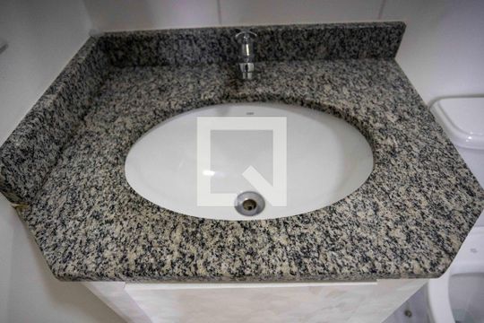 Banheiro Social de apartamento para alugar com 2 quartos, 51m² em Centro, Diadema