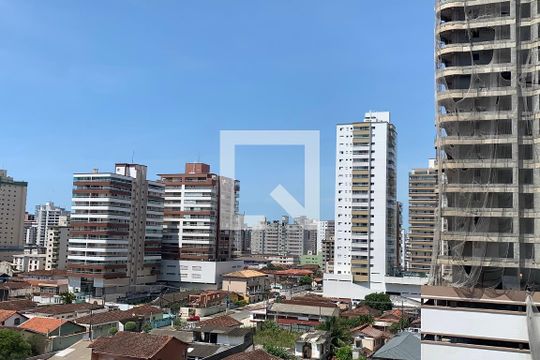 Vista Sala  de apartamento para alugar com 1 quarto, 50m² em Guilhermina, Praia Grande