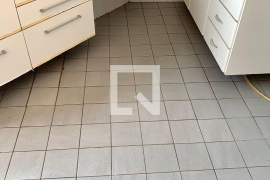 Cozinha  de apartamento para alugar com 1 quarto, 50m² em Guilhermina, Praia Grande