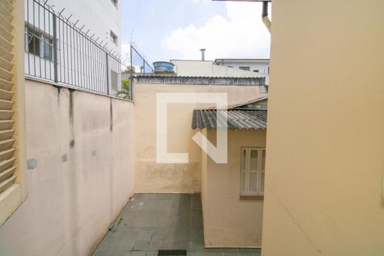 Quarto 2, vista para o quintal de casa à venda com 3 quartos, 142m² em Planalto Paulista, São Paulo