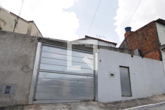 Fachada de casa à venda com 3 quartos, 80m² em Parque Boturussu, São Paulo