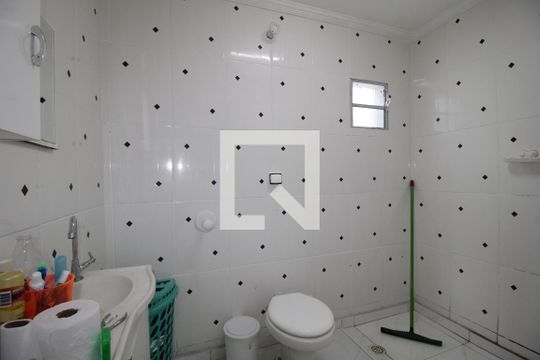 Banheiro de casa à venda com 3 quartos, 80m² em Parque Boturussu, São Paulo