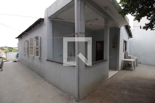 Quintal de casa à venda com 3 quartos, 80m² em Parque Boturussu, São Paulo