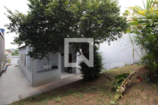 Quintal de casa à venda com 3 quartos, 80m² em Parque Boturussu, São Paulo