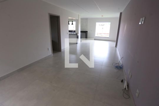 Sala de casa à venda com 3 quartos, 800m² em Taguatinga Centro (taguatinga), Brasília