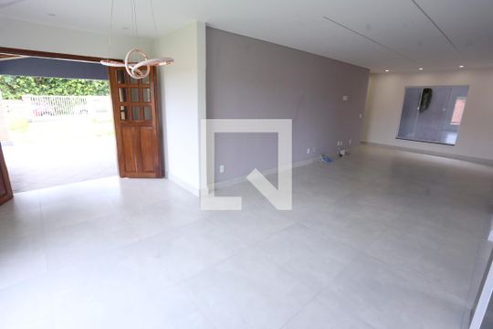 Sala de casa à venda com 3 quartos, 800m² em Taguatinga Centro (taguatinga), Brasília