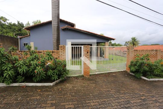 Fachada de casa à venda com 3 quartos, 800m² em Taguatinga Centro (taguatinga), Brasília