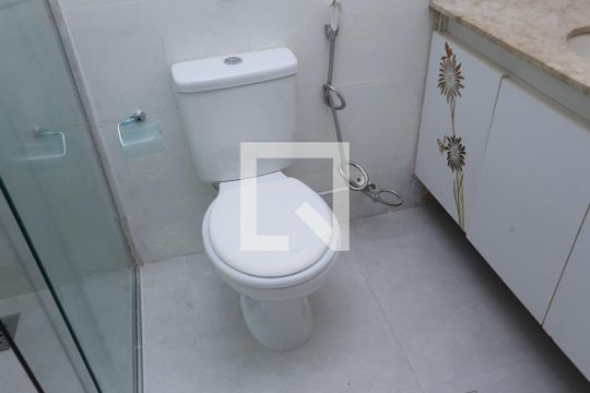 Banheiro suite 2 de casa à venda com 3 quartos, 800m² em Taguatinga Centro (taguatinga), Brasília