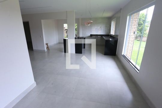 Sala de casa à venda com 3 quartos, 800m² em Taguatinga Centro (taguatinga), Brasília