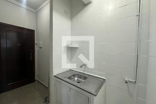 Cozinha de apartamento para alugar com 1 quarto, 39m² em Itararé, São Vicente