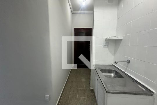 Cozinha de apartamento para alugar com 1 quarto, 39m² em Itararé, São Vicente