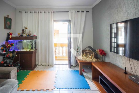 Sala de TV de casa à venda com 3 quartos, 120m² em Conceição, Diadema