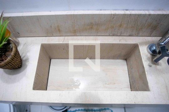 Banheiro Social de casa à venda com 3 quartos, 120m² em Conceição, Diadema