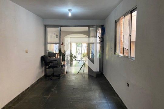Casa à venda com 6 quartos, 200m² em Cambuci, São Paulo