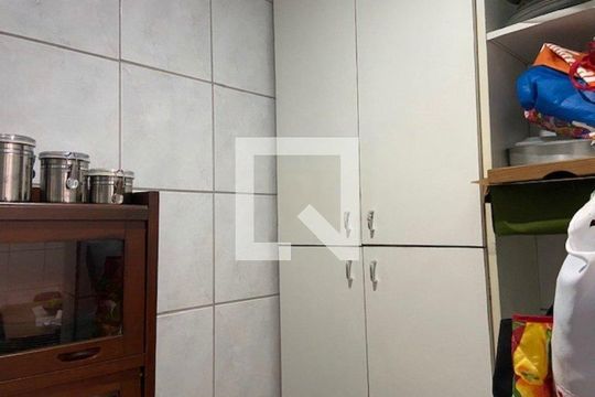 Casa à venda com 6 quartos, 200m² em Cambuci, São Paulo