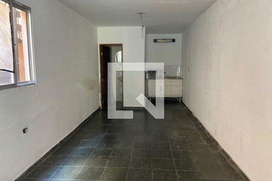 Casa à venda com 6 quartos, 200m² em Cambuci, São Paulo
