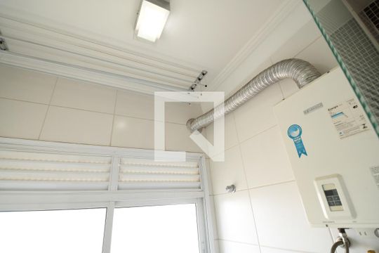 Área de Serviço de apartamento para alugar com 2 quartos, 63m² em Mansões Santo Antônio, Campinas