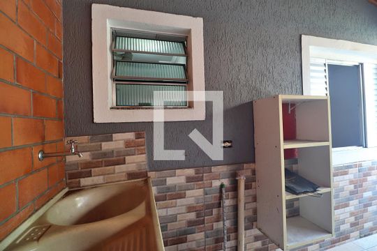 Área de Serviço de apartamento para alugar com 1 quarto, 120m² em Jardim Ana Maria, Santo André