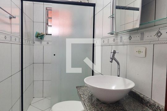 Banheiro de apartamento para alugar com 1 quarto, 120m² em Jardim Ana Maria, Santo André