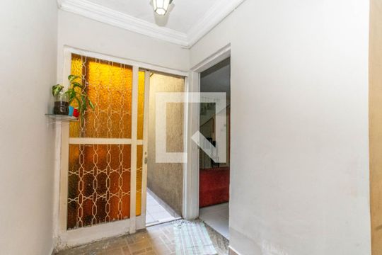 Entrada de casa à venda com 4 quartos, 151m² em Vila Barros, Guarulhos