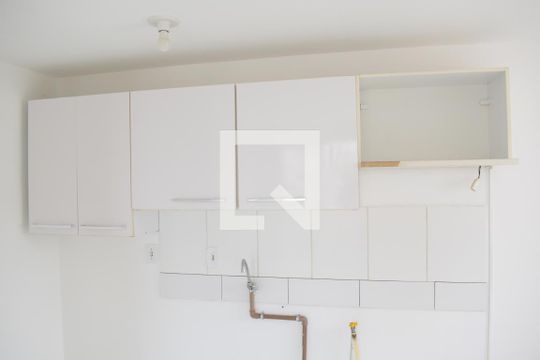 Cozinha de apartamento para alugar com 2 quartos, 51m² em Pinheirinho, Curitiba